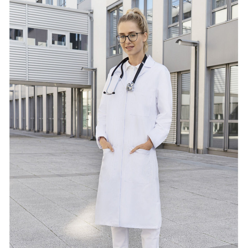Blouses chimie blanches, coupe femme, photo portée